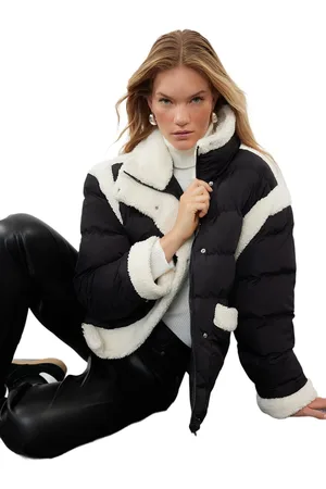 Trendyol Zwarte Regular Fit Pluche Gedetailleerde Pufferjas Twoaw25Mo00082