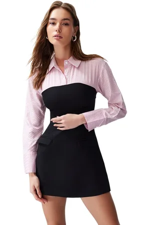 Trendyol Zwarte Effen Bodycone Strapless Gedetailleerde Finike Mini Geweven Overhemdjurk Twoss24El00751