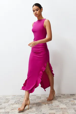 Trendyol Bodycone Nul Mouw Split Ruche Gedetailleerde Rekbare Dikke Zandkleurige Maxi Kokerjurk Twoss24El00688
