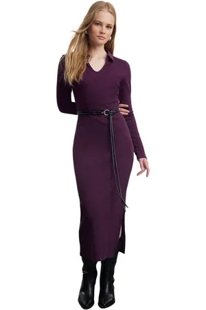 Trendyol Pruimkleurige Rechte Bodycone/Passende Midi-Gebreide Jurk Met Polohals Twoaw25El00319