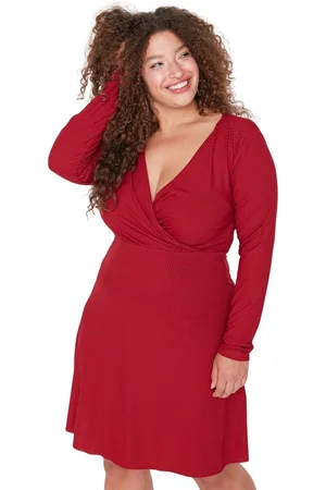 Trendyol Zwarte V-Hals Taille Opening/Skater Dubbelrijs Gebreide Plus Size Jurk Tbbaw23Ah00020