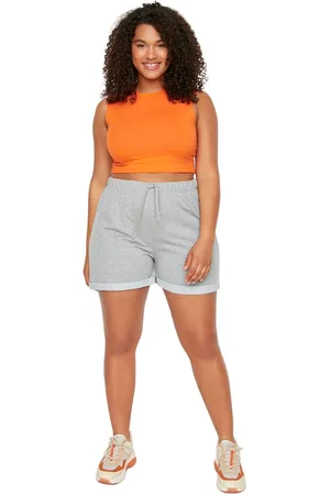 Trendyol Zwarte Gebreide Short Met Zak En Gedetailleerde Bermuda Tbbss22Sr0143