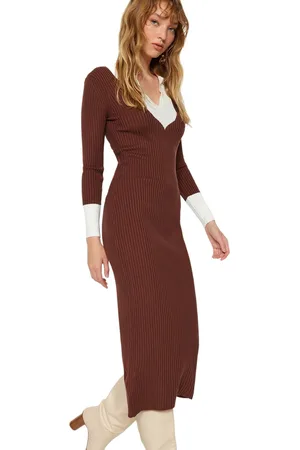 Trendyol Bruine Midi Gebreide Jurk Met Kleurenblokken Twoaw23El00024