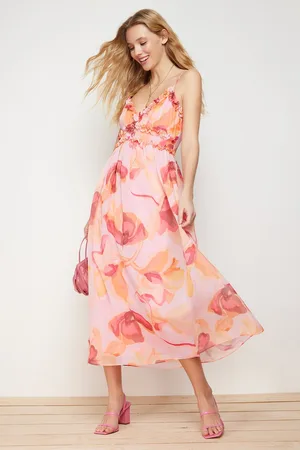 Trendyol Fuchsia Bloemenprint A-Lijn Ruches Gedetailleerde Gevoerde Chiffon Maxi Geweven Jurk Twoss23El02013