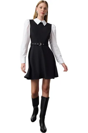Trendyol Zwarte Riem Taille Opening Shirt Detail Mini Geweven Jurk Twoaw25El00398