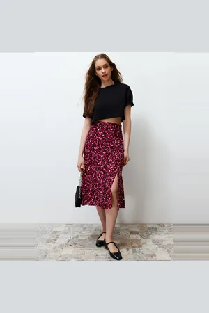 Trendyol Camelkleurige Midi-Geweven Rok Van Viscose Met Splitdetail En Bloemenpatroon Twoss20Et0230