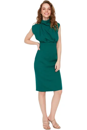 Trendyol Witte Nauwsluitende Midi-Kokerrok Met Hoge Hals En Geweven Stof Twoaw20El0311