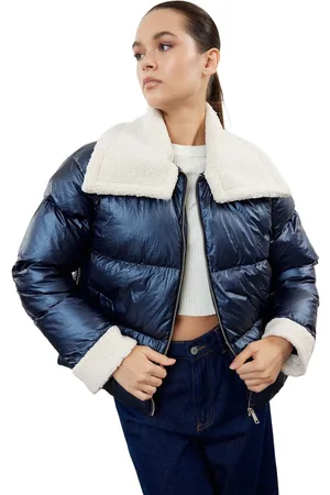 Trendyol Marineblauwe Pluche Kraag En Riem Gedetailleerd Glanzend Waterafstotend Pufferjack Twoaw25Mo00062