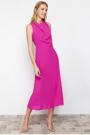 Trendyol Roze Midi-Geweven Jurk Met Degaje-Halsrok En Uitgesneden Detail Twoss24El00390