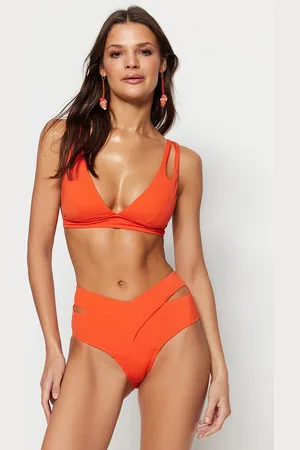 Trendyol Lichtgroene Uitgesneden/Venstervormige Hoge Taille Normale Kern Bikinibroekje Tbess20Ba0184
