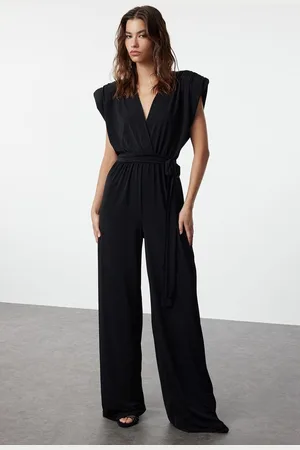 Trendyol Zwarte Gebreide Jumpsuit Met V-Hals En Riem Tprss23Tu00029