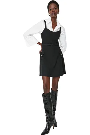 Trendyol Zwarte Mini-Geweven Mini-Jurk Met Zak En Riem Twoaw23El00526