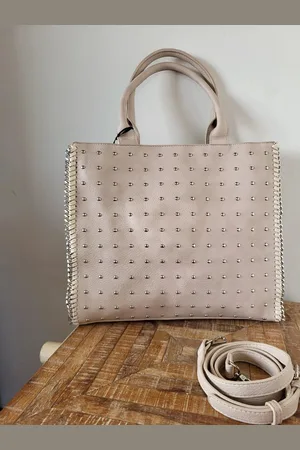 Merkloos Handtas - schoudertas - crème - studs - zilver - schouderband - stijlvol - tijdloos - chique - pu leer