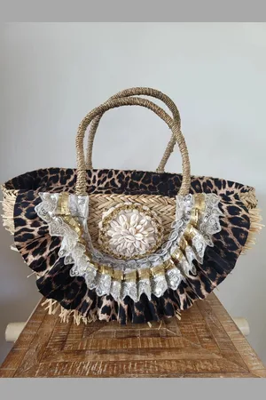 Merkloos Prachtige Strandtas met Schelpjes en Panterprint - Ruime tas met Rits Sluiting - statement