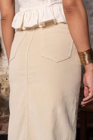 Merkloos Beeldige beige rok met split - maat 42