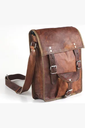 Merkloos Schoudertas Messengertas ‘’CADIZ’’ Cognac - 31 x 26 x 9 cm - ECHT LEER - Boekentas - Aktetas – Echte leder - Handgemaakt
