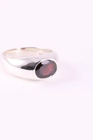 AsiAsia Hoogglans zilveren ring met granaat - maat 18
