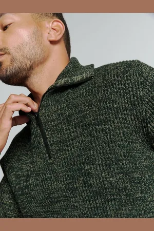 No Excess Sweater met halve rits en hoge kraag in driekleurig geribd ontwerp: Moderne elegantie en c