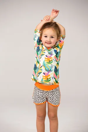 Ducksday UV-Zwemshirt voor kinderen - UV-werend UPF50+ - Rashguard met Korte mouwen - unisex - Moana - Tropsiche print - maat 4 jaar