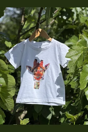B and C Magic By Sun - T-shirt Giraf - Solar T-shirt - de print verkleurd door de zon