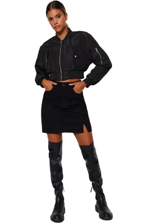 Trendyol Zwarte Duurzamere Split Hoge Taille Mini Denim Rok Twoaw23Et00285