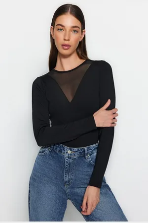 Trendyol Zwarte Ronde Hals Tule Laag Uitgesneden Elastische Gebreide Body Met Drukknopen Aan De Onderkant Tweeaw24Bd00012