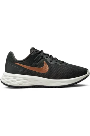 Nike Revolution 6