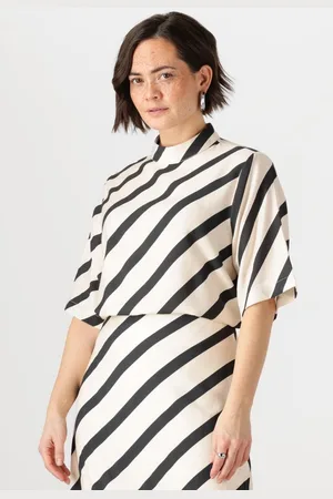 Jansen Amsterdam Teddie Blouse Bs 116 Short Sleeve High Neck Blouses Dames -
