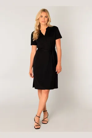 Base Level Yen Dresses - - maat 46