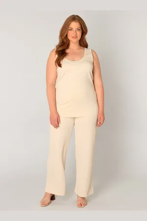 Base Level CURVY Yuppie Top - - maat 5(58/60)