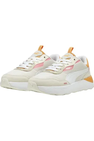 PUMA Runtamed Platform Dames Sneakers - Putty- White-Warm White-Clementine-Passionfruit