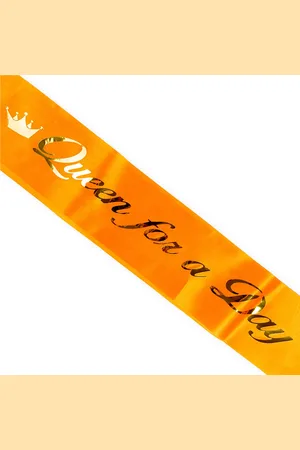 Merkloos Decoratie sjerp | Hollands feest | Queen for a day tekst | Lengte ca. 72 cm. | kleur oranje
