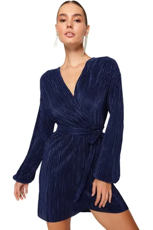 Trendyol Marineblauwe A-Lijn Met Riem, Gevoerd En Geplooid, Gebreide Korte, Elegante Avond- En Nachtjurk Voor Afstuderen Tpraw24El00108