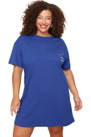 Trendyol Zwarte Ronde Hals Slogan Bedrukt 100% Katoenen Gebreide Plus Size T-Shirtjurk Tbbss23Ah00162