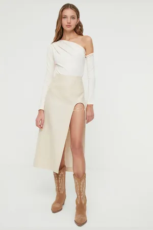 Trendyol Asymmetrische Kraag, Lange Mouwen, Elastische Drukknopen, Gebreide Bodysuit Twoaw22Bd0080