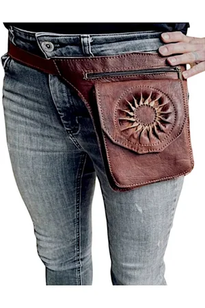 Merkloos Festival heuptas - leer/leder - - hand gemaakt - fannypack - festival tas - uitgesneden zon