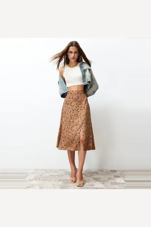 Trendyol Roze Midi-Geweven Rok Van Viscose Met Splitdetail En Bloemenpatroon Twoss20Et0230