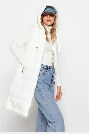 Trendyol Zwart Waterafstotend Lang Opblaasbaar Vest Met Capuchon Twoaw24Ye00017