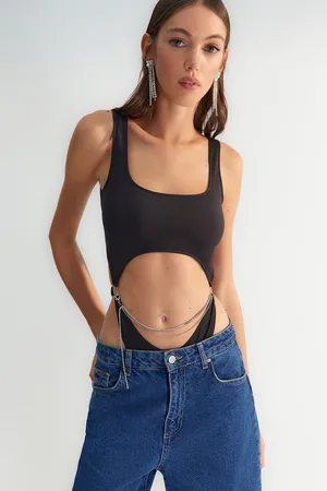 Trendyol X Zeynep Tosun Zwarte Ketting Gedetailleerde Body Met Hoge Pijpen Tclss23Bd00004