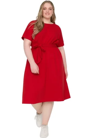 Trendyol Rode Gebreide Jurk Met Ronde Hals En Riem Tbbss22Ah0242