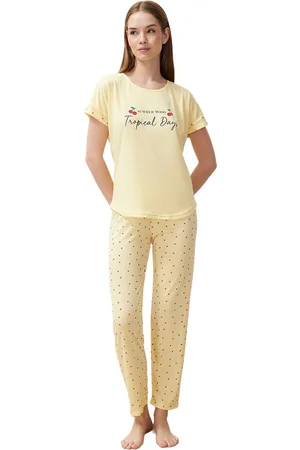 Trendyol Gebreide Pyjamaset Met Gele Kersenmotief En Slogan Thmss24Pt00367