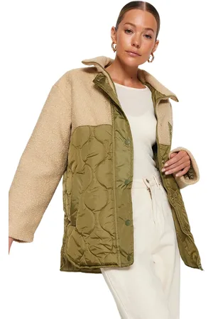 Trendyol Khaki-Veelkleurig Oversized Pluche Details Waterafstotende Gewatteerde Pufferjas Tweeaw24Mo00012