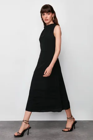 Trendyol Roze Midi-Geweven Jurk Met Degaje-Halsrok En Uitgesneden Detail Twoss24El00390