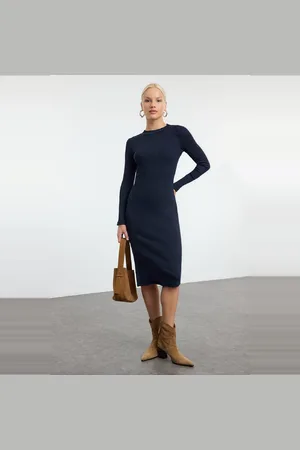 Trendyol Zwarte Bodycon Split Ronde Hals Midi Elastische Geribbelde Gebreide Kokerjurk Twoaw21El0135