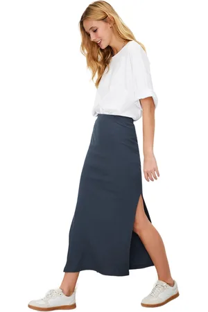 Trendyol Licht Antraciet Getailleerde Hoge Taille Geribbelde Flexibele Maxi Gebreide Rok Met Splitdetail Twoss22Et0449