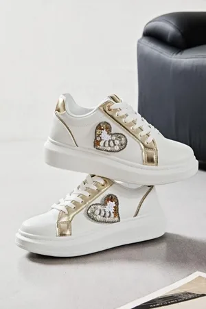 Merkloos Nieuwe collectie exclusieve Wit/gouden sneakers met hartje - maat 39