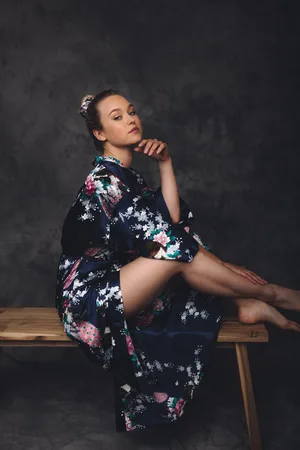 Merkloos Kimono dames satijn - met pauw en bloemen print
