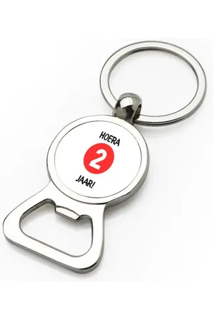 Akyol Hoera 2 jaar flesopener - Verjaardag - jarigen - verjaardagscadeau - peuter - happy birthday - 9 bij 3 cm