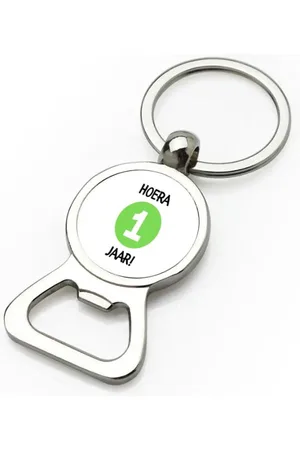 Akyol Hoera 1 jaar flesopener - Verjaardag - jarigen - verjaardagscadeau - peuter - happy birthday - 9 bij 3 cm