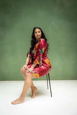Merkloos Kimono satijn dames - prachtig met bloemen - maat S,M - kort model